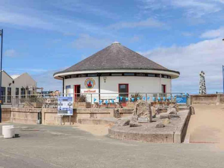 Beeches Bach, 1 Bedroom With Hot Tub Prestatyn