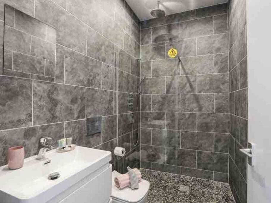 Holiday home Beeches Bach, 1 Bedroom With Hot Tub